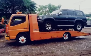 Jasa Towing Mobil Solo